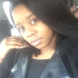 Meet your Posher, Shakana